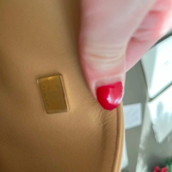 **sold Authentic Chanel classic medium double flap - Picture 9 of 11